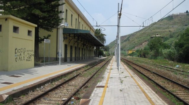 Biglietteria chiusa alla stazione di Vibo-Pizzo, Lo Schiavo: «Si faccia chiarezza sul disservizio»