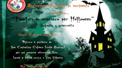 Pedalata in maschera per Halloween