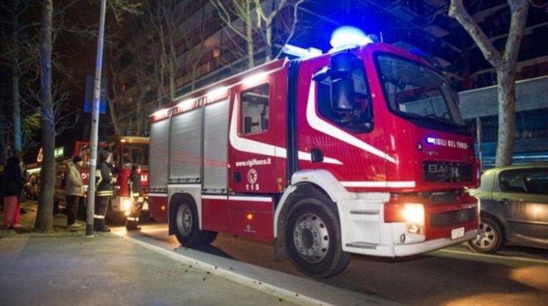 Intimidazioni nella notte a Tropea, due le auto in fiamme