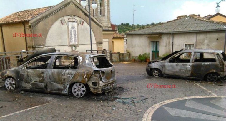 Maierato, due auto in fiamme nella notte