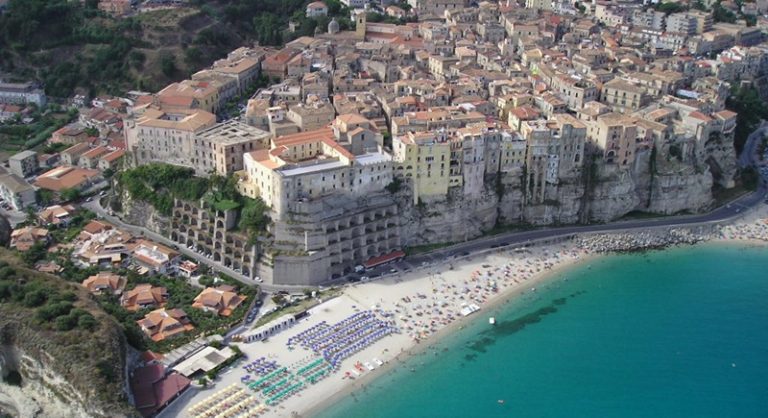 Gay Pride a Tropea, Lebrino a favore: «Opportunità per la città»