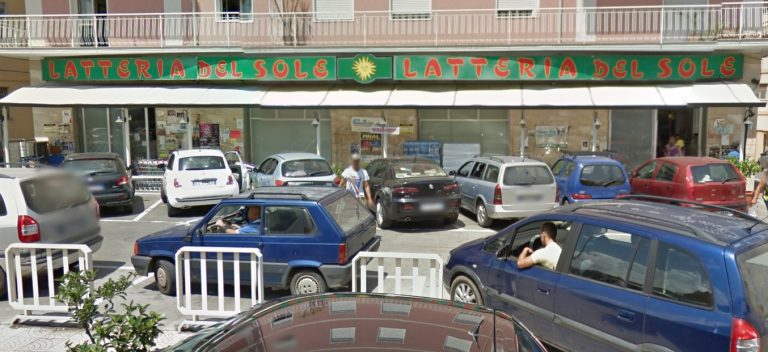 Rapina a mano armata alla Latteria del Sole, bottino da 10mila euro