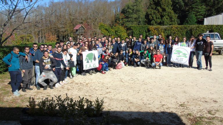 Studenti universitari in visita al vivaio di Ariola