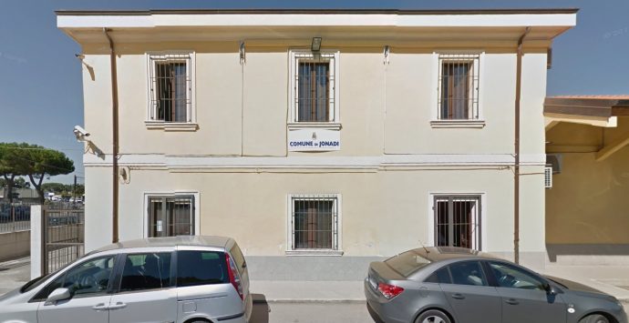 Mensa scolastica a Ionadi, la minoranza attacca: «Amministrazione in ritardo»