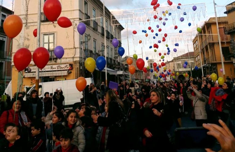 Pizzo, centinaia di bambini alla “Marcia della pace”