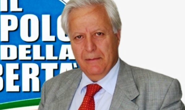 Forza Italia. Fuoco alle polveri, Grillo striglia Mangialavori