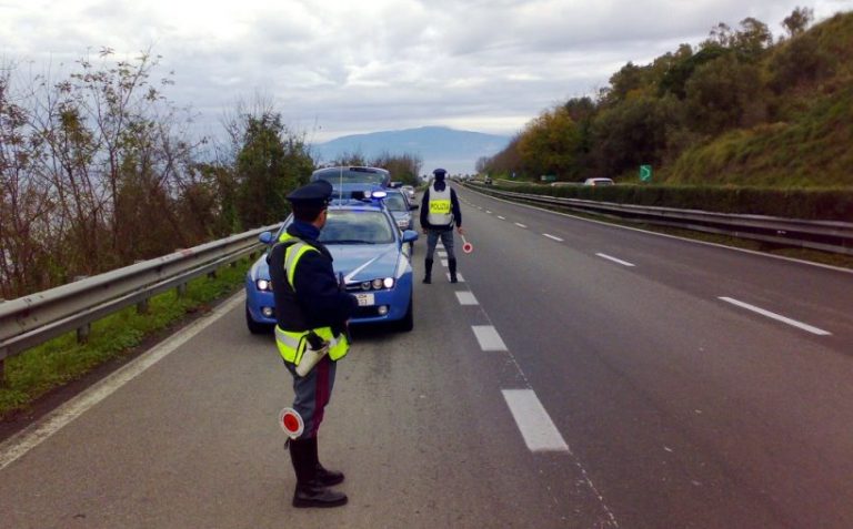 Controlli a tappeto della Polstrada nel Vibonese, quasi 300 i veicoli fermati