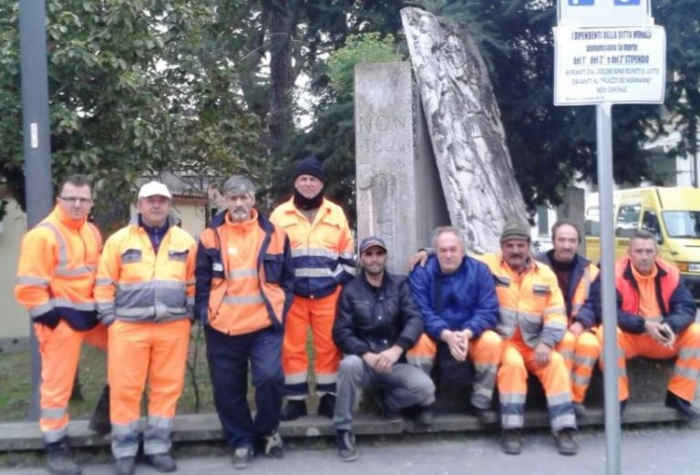 Si ferma la raccolta dei rifiuti a Mileto – VIDEO