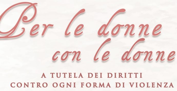 Per l’otto marzo il Comune si veste di rosa