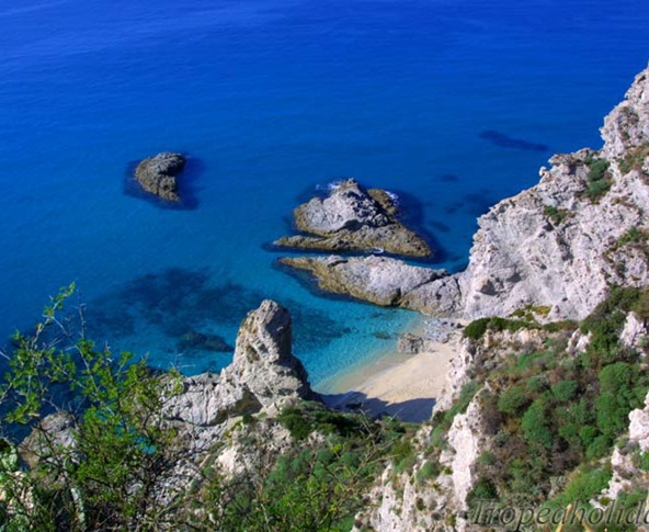 Mercurio nel depuratore di Capo Vaticano, scatta il divieto di balneazione