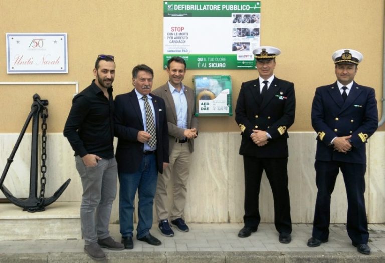 Un defibrillatore a disposizione della comunità di Vibo Marina