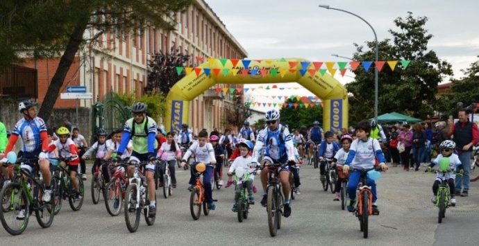 Bimbimbici a San Costantino, una giornata di festa su due ruote