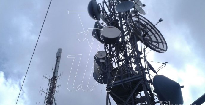 Antenna televisiva da demolire: il Tar respinge il ricorso di Rete Sud
