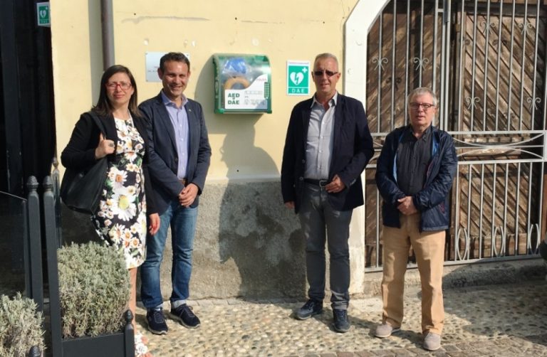 Un defibrillatore alla Marina, il dono del Rotary alla città di Pizzo