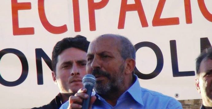 Pizzo tributa l’ultimo saluto a Holmo Marino