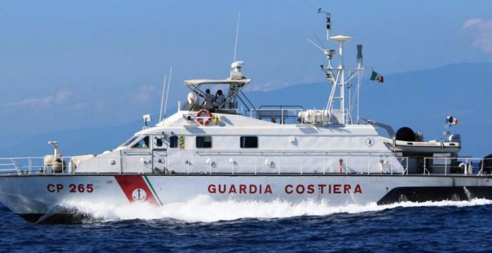 Briatico, la Madonna a mare sulla motovedetta della Guardia costiera