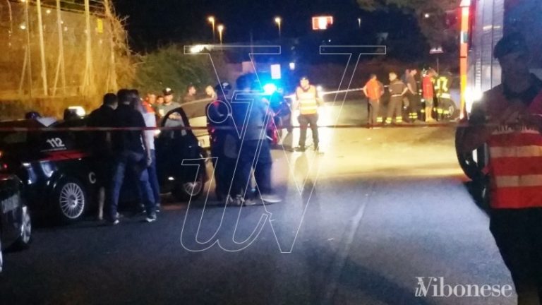 Incidente stradale in località Aeroporto, feriti estratti dalle lamiere