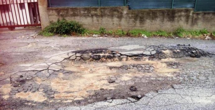 Strade colabrodo e turismo a rischio, gli albergatori alzano la voce