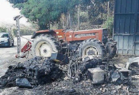 Capannone distrutto dalle fiamme, si propende per l’ipotesi dolosa