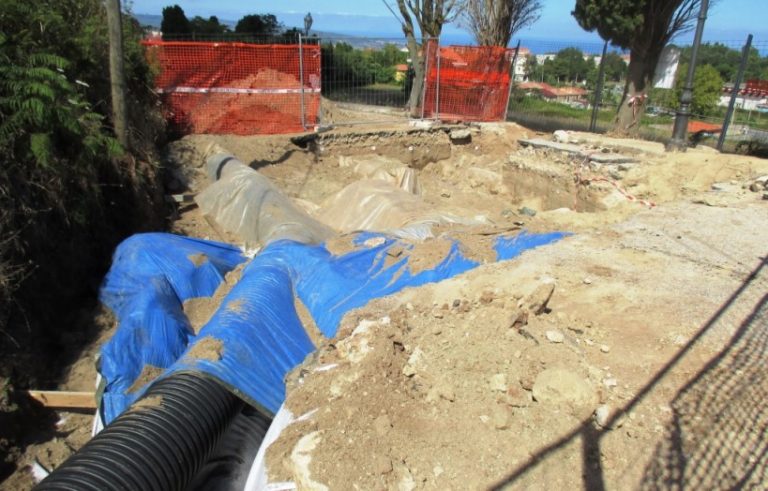 Lavori in via Paolo Orsi a Vibo, Nesci: «Stanno coprendo le Mura greche»