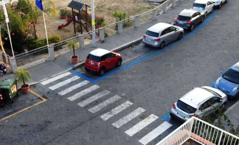 Strisce blu a Vibo Marina, torna la sosta a pagamento in via Emilia