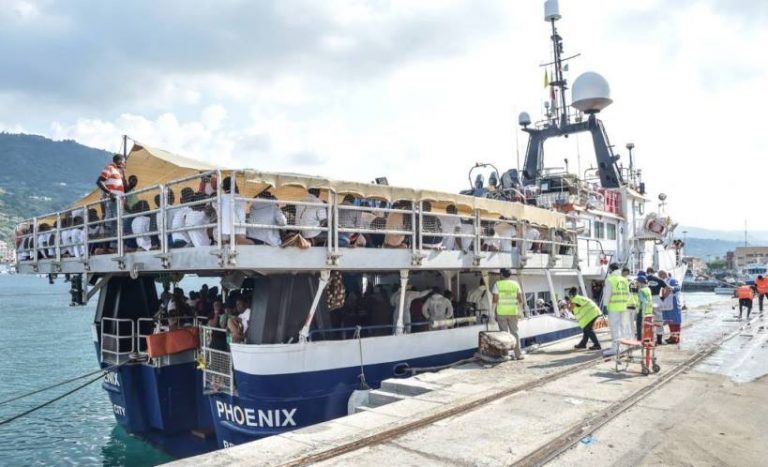 Sbarco a Vibo Marina, scafista individuato e condotto in carcere