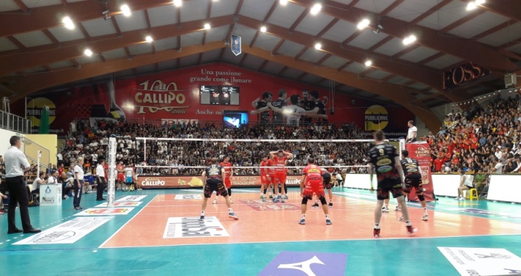 Superlega, la Tonno Callipo tiene testa a Perugia ma cede al tie-break (HIGHLIGHTS)