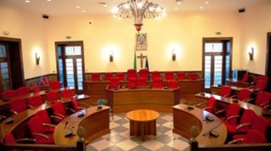 Disavanzo al Comune di Vibo, volano stracci tra Costa e Contartese