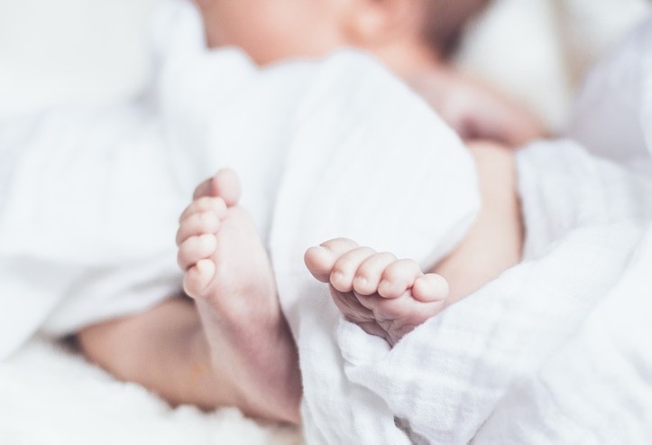 Influenza in calo ma lieve aumento tra i bimbi, i pediatri: «Quella tra 0-4 anni è la fascia più colpita»