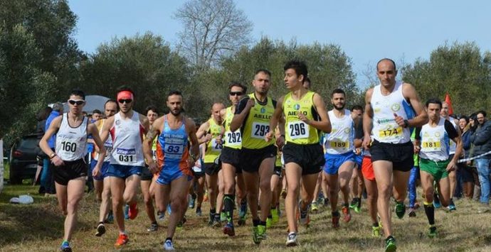 Atletica, la corsa campestre entusiasma San Costantino