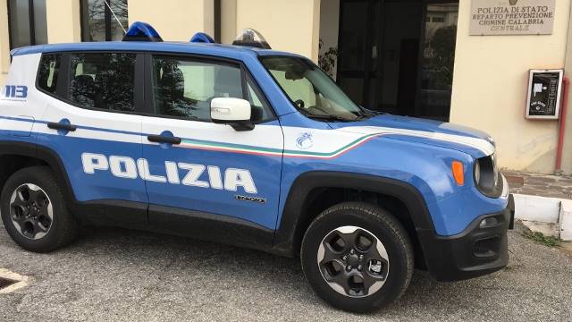 Polizia, alla Questura di Vibo la “supercar” che legge le targhe delle auto rubate