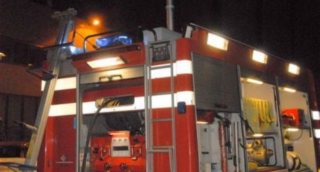 Parcheggia l’auto in garage e poco dopo va a fuoco, indagano i carabinieri