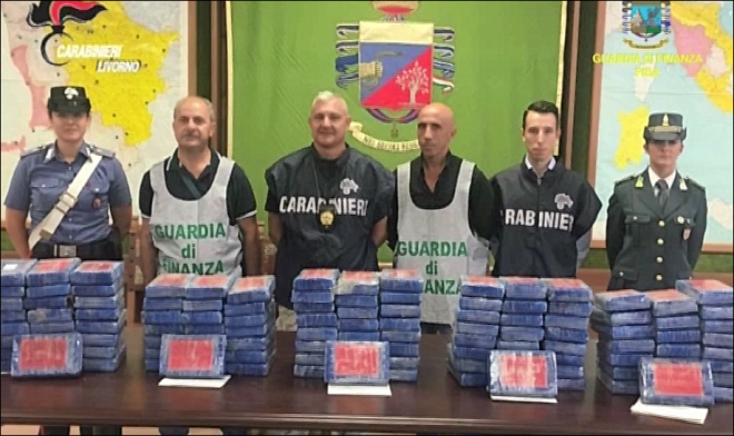 Droga: traffico di coca per la ‘ndrangheta nel porto di Livorno, 10 arresti (NOMI)