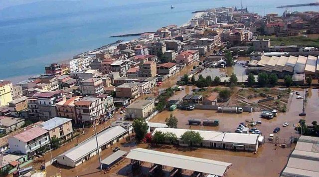 Alluvione del 2006 a Vibo, Tansi shock: “200mila euro bruciati in cancelleria” (VIDEO)