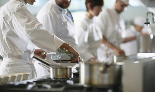 Lavoro, opportunità nella ristorazione francese per sei giovani calabresi