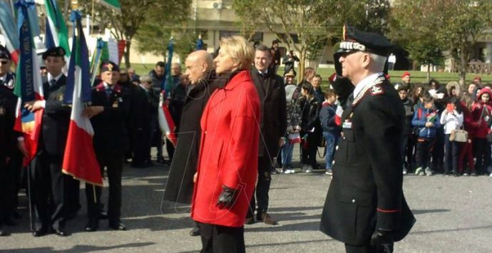 I ministri Minniti e Pinotti e il comandante Del Sette tengono a battesimo il 14° Battaglione “Calabria” di Vibo