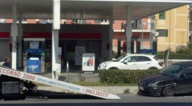 Incidente stradale a Vibo lungo la Statale 18, sul posto vigili e polizia (FOTO)