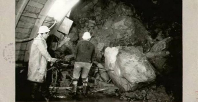 La “tragedia della galleria” 55 anni fa, Stefanaconi ricorda i 7 operai morti