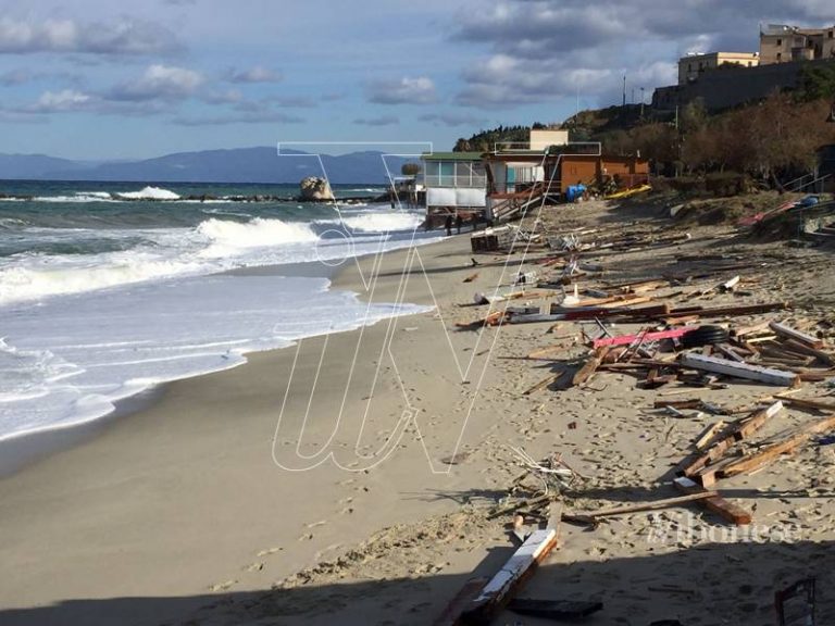 Erosione costiera nel Vibonese, Mangialavori: «Passo in avanti, ora si rispettino i tempi»