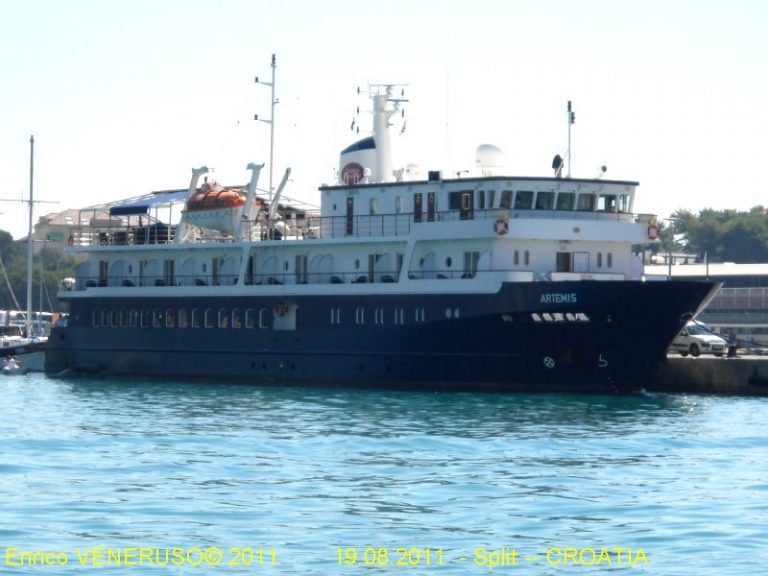 Turismo, Vibo Marina in attesa del primo attracco della nave da crociera “Artemis”