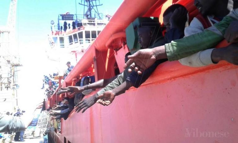 Sbarco record a Vibo Marina, Piserà: «Le associazioni lucrano sull’immigrazione»