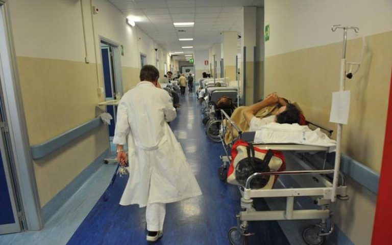 Coronavirus Calabria, sospese attività ambulatoriali non urgenti