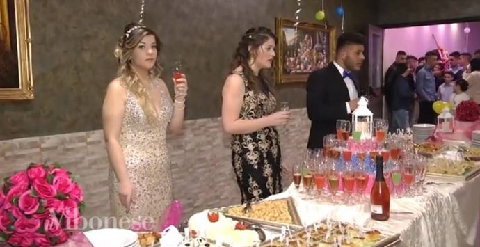 Tre gemelli e un diciottesimo compleanno: è festa grande a Cessaniti (VIDEO)