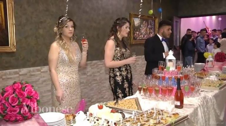 Tre gemelli e un diciottesimo compleanno: è festa grande a Cessaniti (VIDEO)