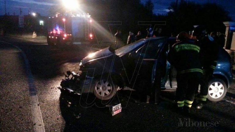 Incidente stradale nel Vibonese, giovane trasferito a Catanzaro