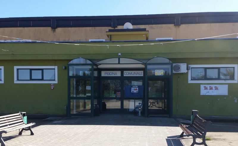 L'ingresso della piscina comunale di Vibo Valentia