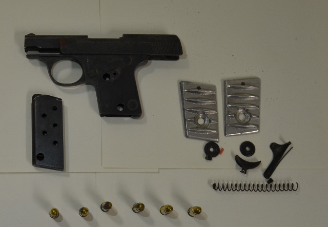 Pistola e munizioni nella falegnameria: un arresto a Vibo
