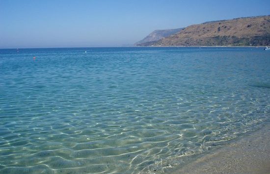 Cadavere in spiaggia a Nicotera: conclusa l’autopsia