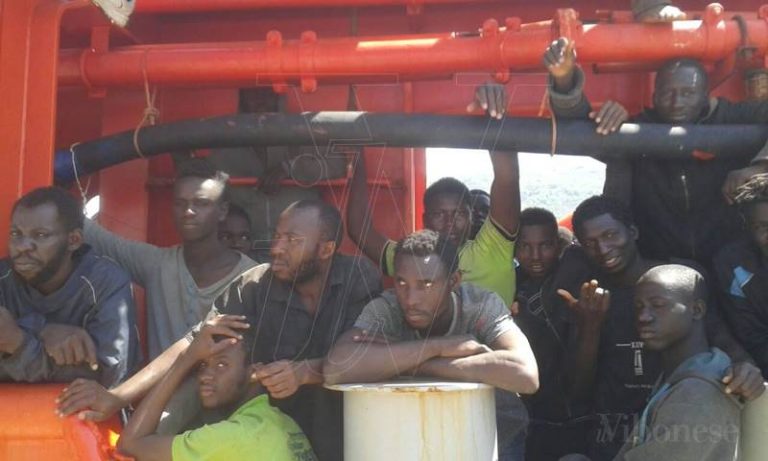 Migranti: previsto per sabato un nuovo sbarco nel porto di Vibo Marina