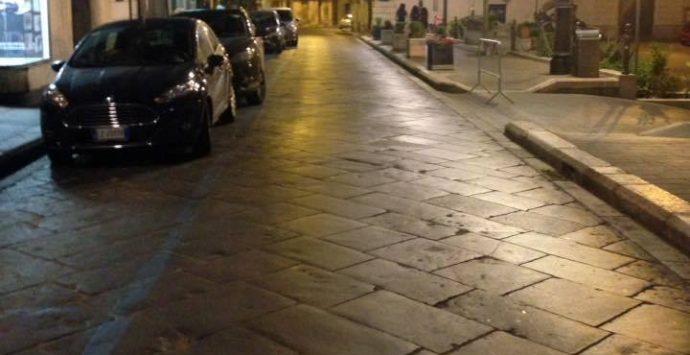 Aggressione e rissa nelle notte a Vibo su corso Umberto: un ferito